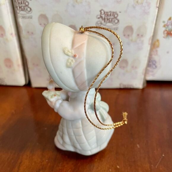 PRECIOUS MOMENTS Christmas Ornament “Share In The Warmth Of Christmas” 1993 - Picture 3 of 6